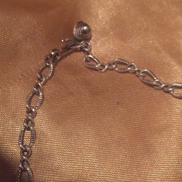 Vintage Flower Design Three Piece Jewelry Set - Picture 2 of 3